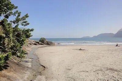 Image de Charmante maison d'architecte, à 80 mètres de la plage, dans copropriété.