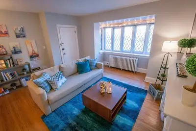 Image de Toronto Midtown Cozy - 6 couchages avec parking privé