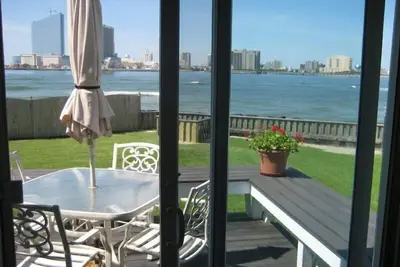 Image de Charmante maison de plage sur l'eau avec vue sur Atlantic City-Disponible Août / septembre