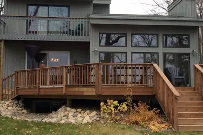 Image de Beau lac étapes de la cabine de l'eau