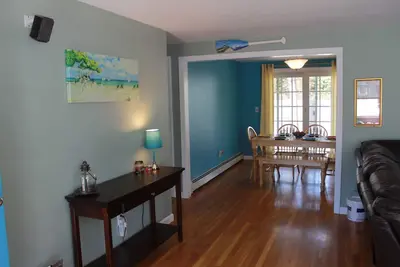 Image de Juste à quelques pas du lac Wequaquet!