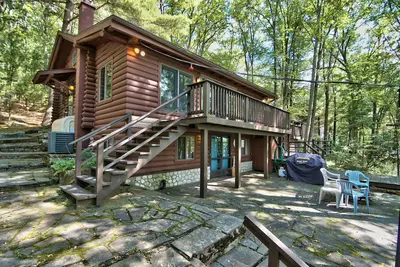 Image de Wallenpaupack Lakefront Log Home - 3 chambres + mezzanine et climatisation centrale