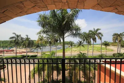 Image de Magnifique condo pour des séjours à court et long terme près de la plage, vue sur l'océan