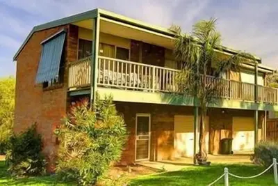 Image de Kookaburra-12 rue gay Lorne<br>Grande maison<br>Emplacement du centre<br>10 personnes<br>3 Q<br>4 s<br><br>