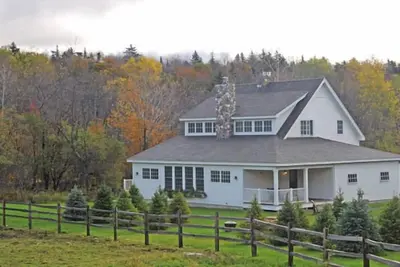 Image de 4000sf construit (2012) comme auberge avec suites privées / 5min à Mount Snow