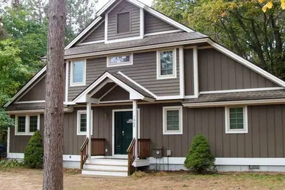 Image de Confortable maison ~ distance de marche de ski / golf ~ pour 2-3 familles