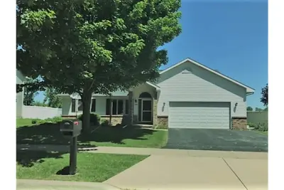 Image de 5 Star Reviews, 5-Bedroom Home 10 personnes, 3-Bath, bain Ă remous, salle de jeux, si belle!