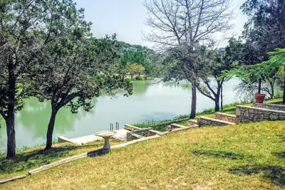 Image de Belle Riverfront propriété sur la rivière Guadalupe