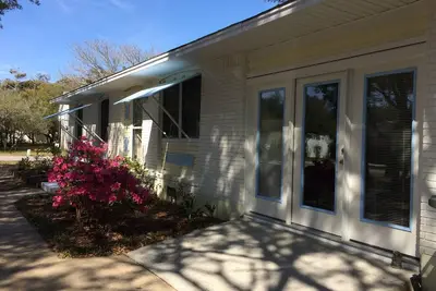 Image de Classique 2. 5 chambres 1. 5 salles de bain, Beach / Ranch Cottage en excellent état