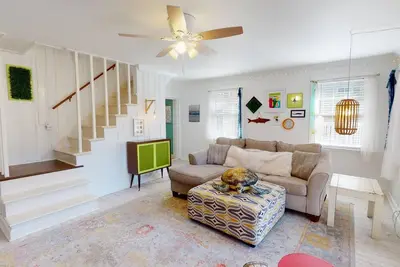 Image de 913 Jones 3 Br - 2. 5 Bains - 10 personnes - Mid island - Votre propre bar des sports!