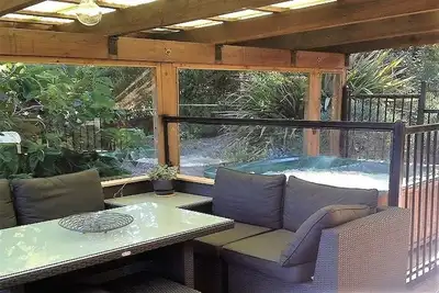 Image de Retraite d'Art Saturna; bain à remous privé