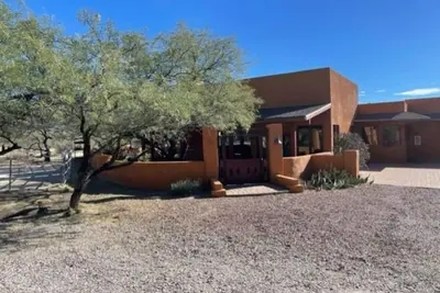 Image de Couples Retreat circulation 1800 sq. Ft Guest House Sur 3+ Acres