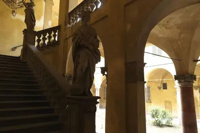 Image de Appartement de luxe dans un ancien palais historique au coeur de Bologne