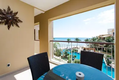 Image de Bel appartement de 2 Bdr au centre-ville de Playa avec vue sur un million de dollars
