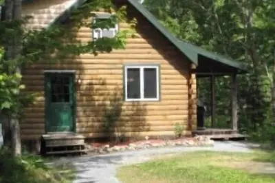 Image de Ocean Front Cabins - Water & Mountain View, Brook - Près de l'Acadie et des plages
