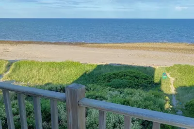 Image de Regarder le coucher de soleil depuis ce Bayfront Home!