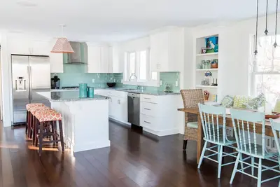 Image de Marchez jusqu'au village de K'port et profitez du calme et du bord de l'eau