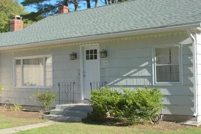 Image de Ogunquit Foot Bridge Beach House - Quatre chambres, deux salles de bains, 7 à 8 personnes