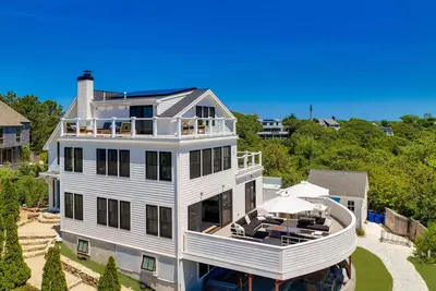 Image de Luxueux 5 lit avec vue sur la mer, les marées et le phare dans l'ouest de Ptown.