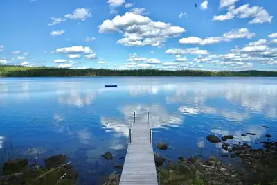 Image de Privé, Animaux acceptés, Maine Lakeside Getaway, Octobre Leaf Peeping Discount!