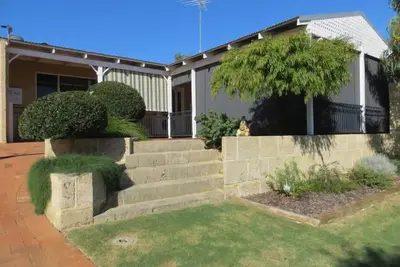 Image de Jane et Bev's Beach House - Animaux acceptés - Draps fournis