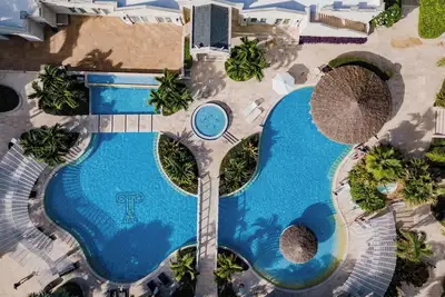 Image de Luxe 4 Bed / 4 Bain Penthouse de deux étages avec vue sur l'océan