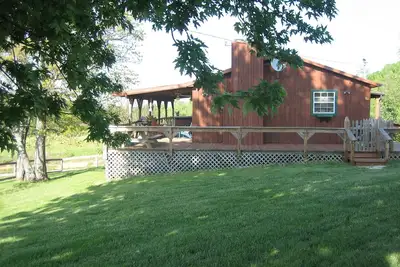 Image de Cabine de 3 chambres à coucher dans la ferme de lama danseuse d'automne. . . Animaux acceptés. . . Cour clôturée