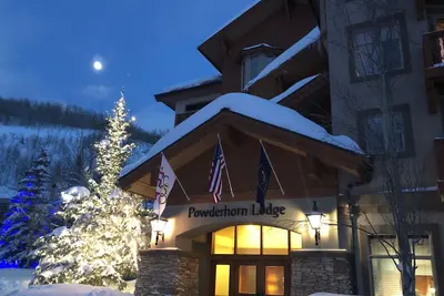 Image de Emplacement privilégié Ski Powderhorn In / Out, Premium Slope and Village Views
