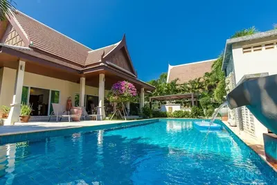 Corton - Villa 2 Chambres avec Piscine Privée