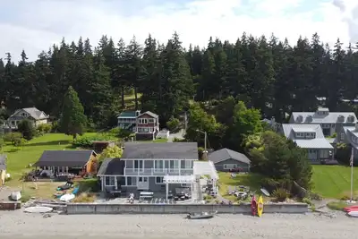 Image de Spectaculaire Whidbey Island Sandy Beach Estate - Mutiny Bay