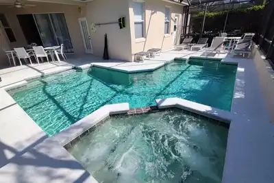 Image de Villa Exécutive 5/6 Chambres avec Salle de Jeux / Pc, Internet + Wifi