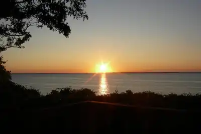 Image de Maison de luxe front de mer avec des vues spectaculaires sur l'océan de l'Ouest. . . profiter des couchers de soleil!