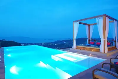 Image de 9 Br Sea View Villa Blue ~ 5 * avec personnel