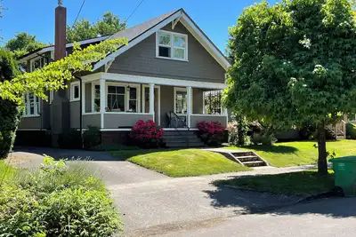 Image de 3br Rénovée dans Historic Sellwood Quartier