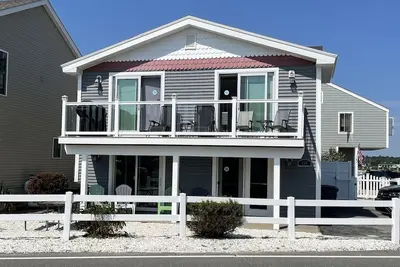 Image de Location de plage entièrement rénové en face de la belle plage de Wells