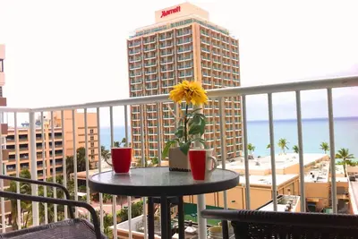 Image de Studio abordable avec vue sur l'océan dans le centre de Condado