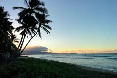 Image de *** 30 jours min. séjour *** Spacieuse Ewa Beach Guesthouse sur Lot en bord de mer