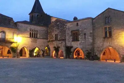 Image de Aimer la vie dans les murs de l'un des 100 plus beaux villages de France!