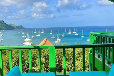 Image de Superbe, Beachfront, Sunset Views, Turtle Point Villa de 4 chambres