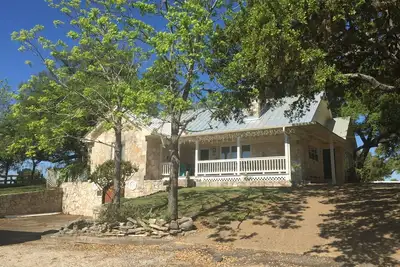 Image de Texas Exotic Game Ranch, porte d'entrée de la région montagneuse, à quelques minutes du centre-ville