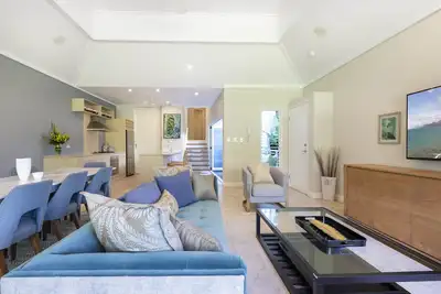 Image de Prada - Villa de luxe récemment rénovée sur 3 niveaux au coeur de Port