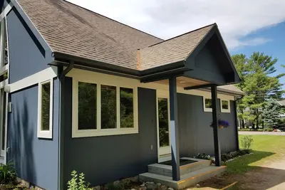 Image de Suttons Bay-Fire Pit, à pied de la ville / plage, brasserie, restaurants