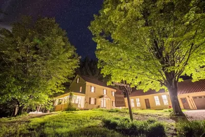 Image de Pumpkin Hollow House, Hot Tub, ruisseau privé, table de billard, récemment mis à jour