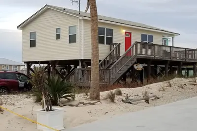 Image de Vivre sur la plage au prix de la plage! Chien amical.