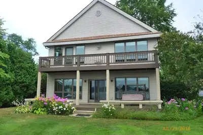 Image de Portage Lakefront - Great View & Location - 5 chambres - 3 bains - garage 2 voitures