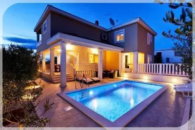 Image de Villa De Luxe Ivan Avec Piscine, ĂŽLE Ĺ OLTA