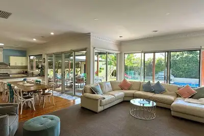 Image de Maison de vacances Ace Echuca - Famille préférée * Emplacement idéal * Piscine chauffée * Feu de gaz