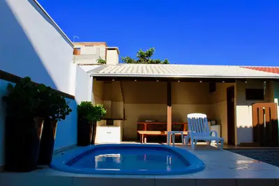 Image de Sobrado jumelée Entre belles plages, Mariscal et Grand Angle, piscine, Air Cond!