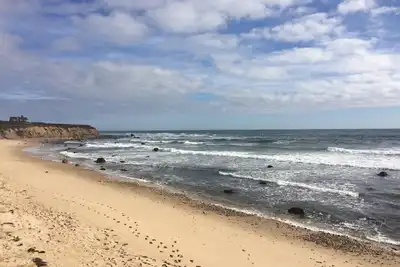 Image de 132 marches à poncer. Isolement à gauche, Ditch Plains à droite