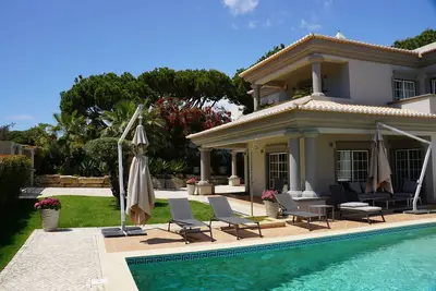 Image de Charmante Villa en Algarve, Portugal à seulement 10 minutes à pied de la plage